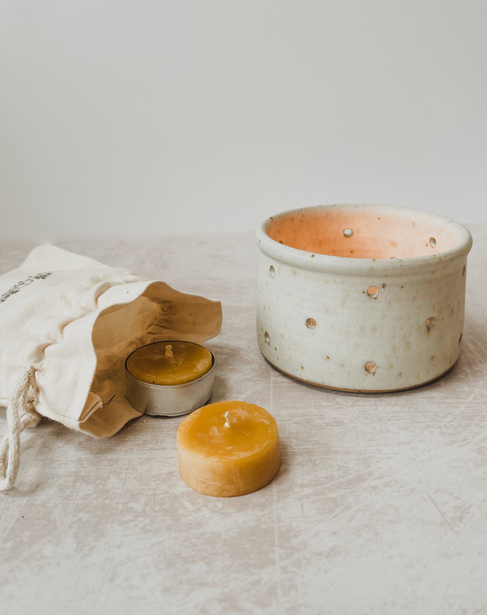 Speckled ceramic hand thrown pottery candle holder with 3 beeswax tealights in cotton pouch