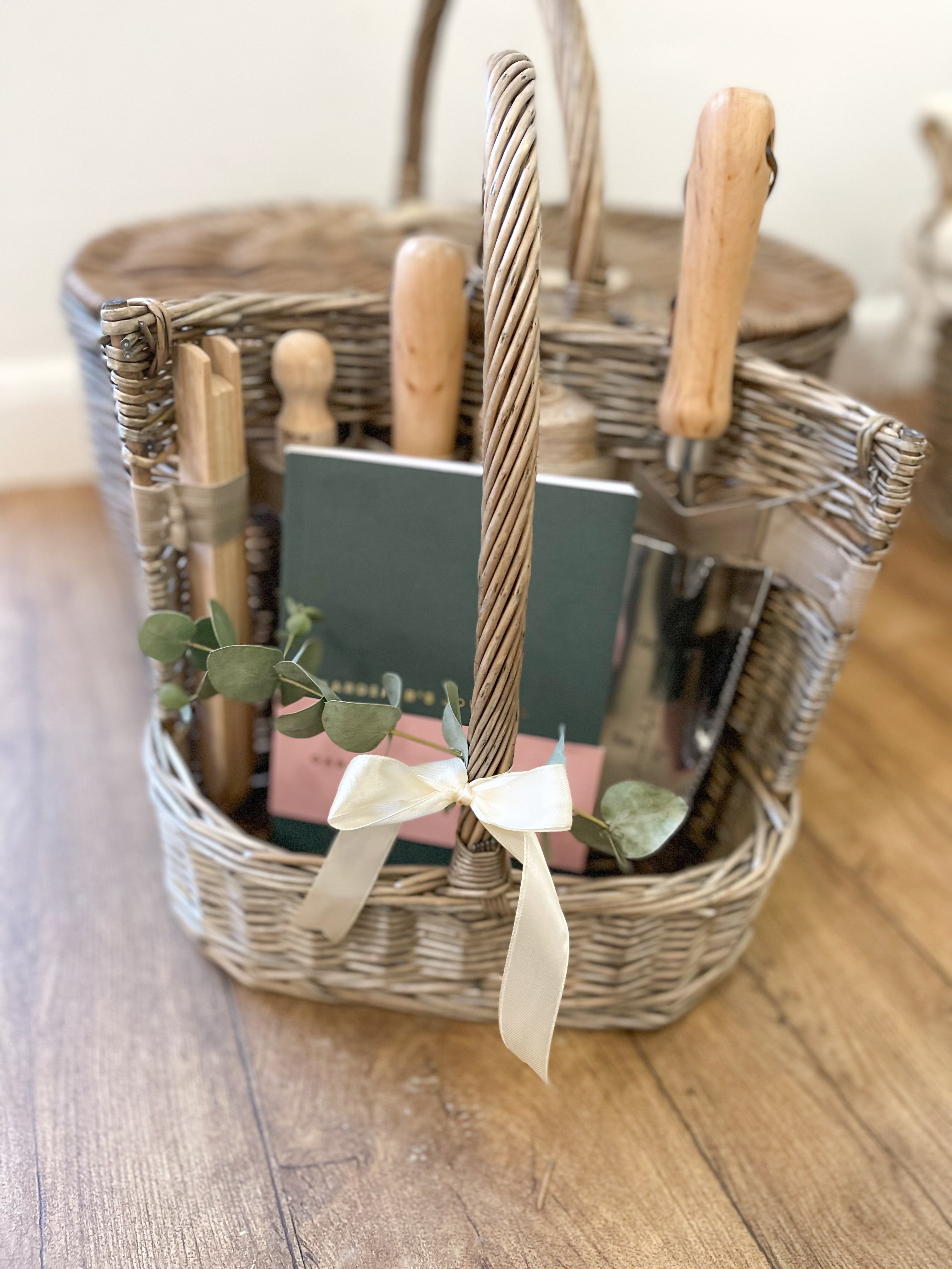 Gardening Gift Set Basket - High-Quality Tools & Gardener’s Journal | Perfect for Garden Lovers