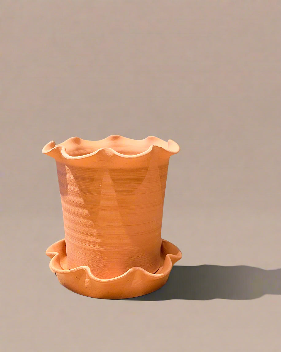 Wavy Terracotta plant pot 